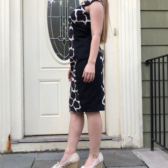 Karen Millen giraffe print cap sleeve sheath dress - Picture 2 of 7